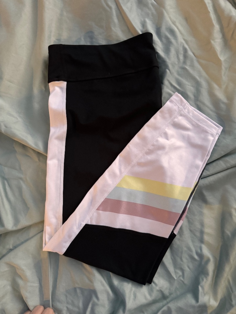 GapFit Cropped Leggings Black White Pastel Stripe